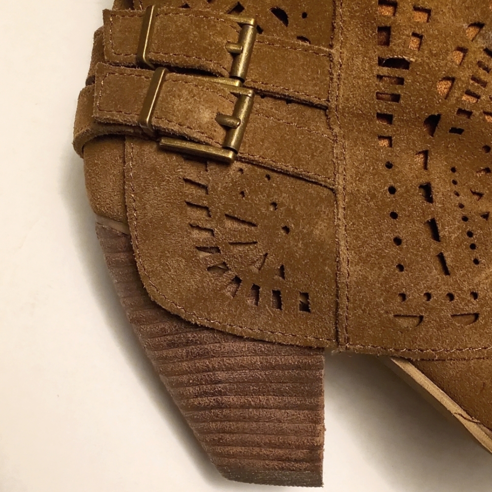 New NAUGHTY MONKEY LYRICS TAN LASER CUT PERFORATED ANKLE BOOTS 8 - Picture 6 of 9